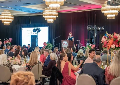 Sarah speaks to Gala crowd